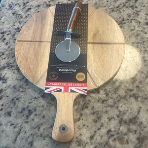 A Great British Co Pizza Board & Cutter NWT